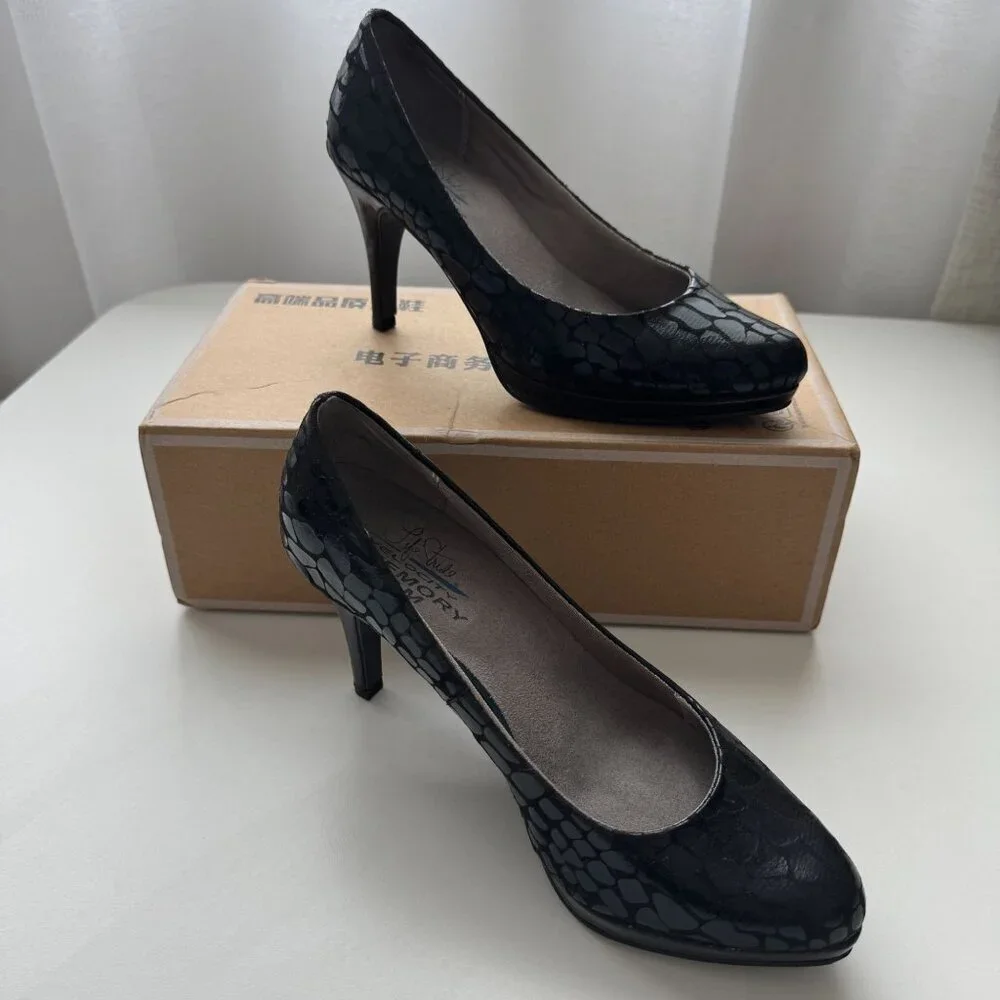 LifeStride Women's Black Croc-Embossed Heels With Memory Foam Comfort Pumps